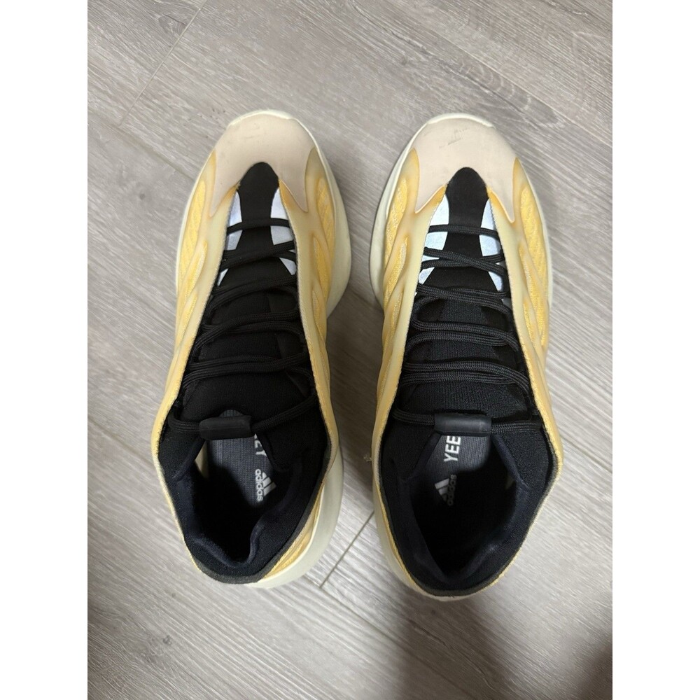 adidas Yeezy 700 V3 “Safflower” G54853 – Men’s US 9.5– Used / Good Condition